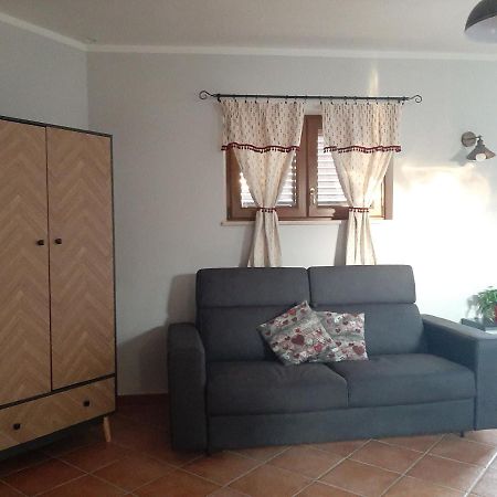 Bed and Breakfast L'Aura Uri Esterno foto